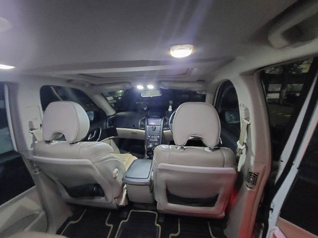 Second-hand 2016 Mahindra XUV500 W10 2WD for sale in Greater Noida-3