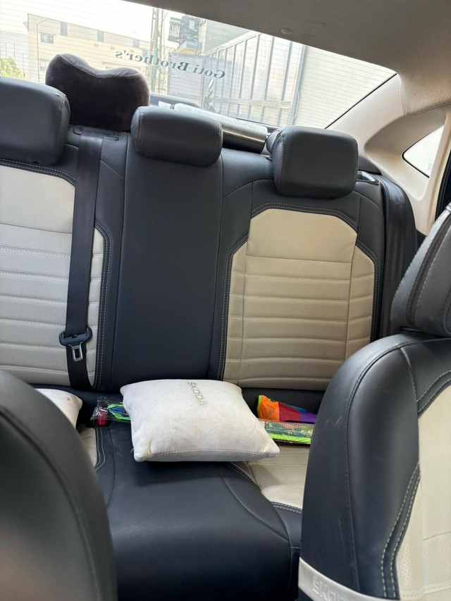 Skoda Slavia 1.0 TSI Active BSVI Second-hand 2022 Skoda Slavia 1.0 TSI Active BSVI for sale in Surat-5