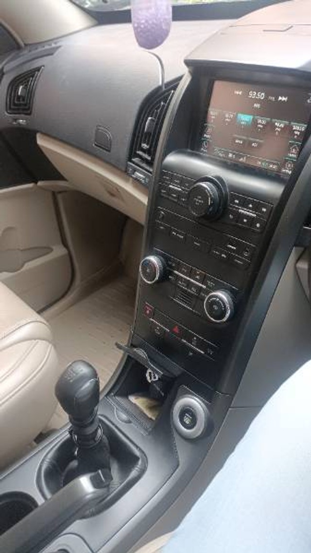 Second-hand 2017 Mahindra XUV500 W8 2WD for sale in New Delhi-7