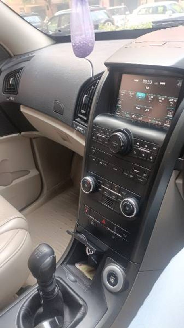 Second-hand 2017 Mahindra XUV500 W8 2WD for sale in New Delhi-5