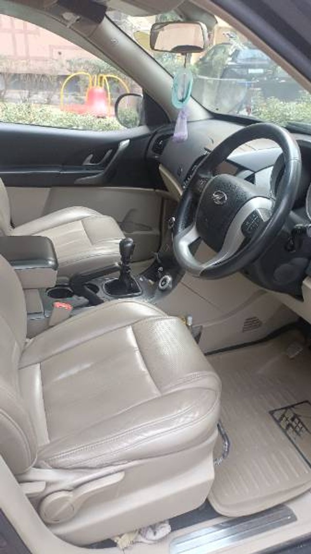 Second-hand 2017 Mahindra XUV500 W8 2WD for sale in New Delhi-9