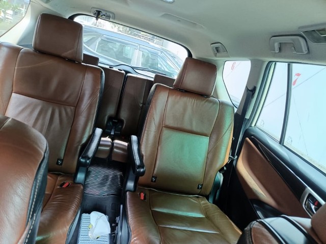 Second-hand 2018 Toyota Innova Crysta 2.8 GX AT BSIV for sale in Kolkata-10