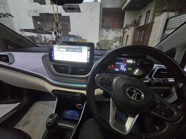 Tata Altroz XZ LUX CNG Second-hand 2024 Tata Altroz XZ LUX CNG for sale in Jaipur-1