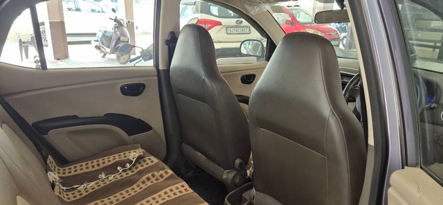 Second-hand 2014 Hyundai i10 Magna 1.1 iTech SE for sale in Ankleshwar-2