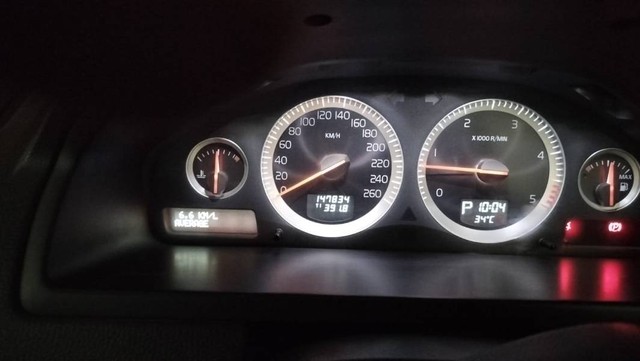 Second-hand 2014 Volvo XC90 D5 AWD for sale in Hyderabad-2