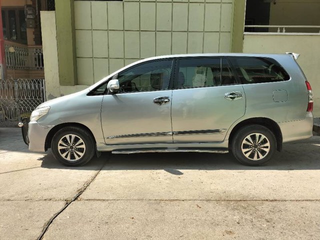 Second-hand 2015 Toyota Innova 2.5 G (Diesel) 7 Seater BS IV for sale in Kurnool-3