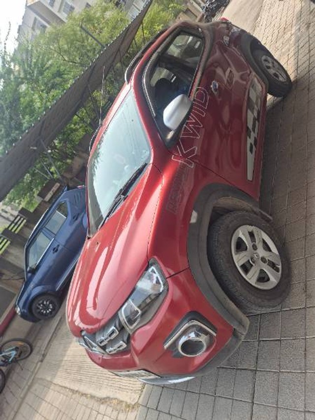 Second-hand 2017 Renault KWID 1.0 RXT for sale in Indore-2