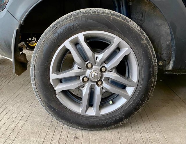 Second-hand 2024 Renault Triber RXZ EASY-R AMT for sale in Bhopal-5