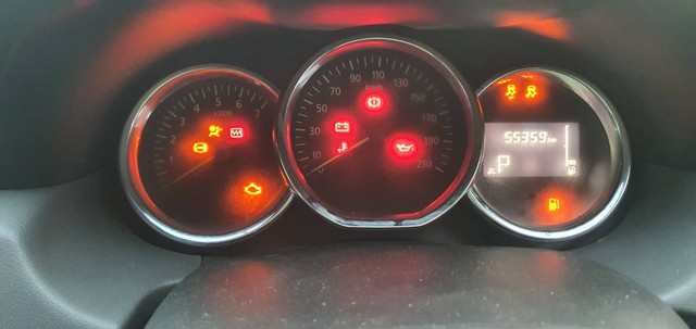 Second-hand 2018 Renault Duster Petrol RXS CVT for sale in Kokrajhar-5