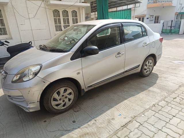 Second-hand 2013 Honda Amaze S i-Dtech for sale in Anand-4