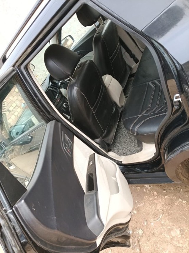 Second-hand 2023 Mahindra XUV300 W6 for sale in Mohali-4