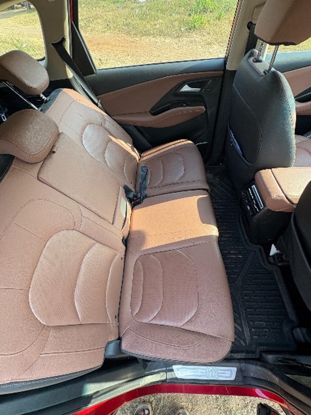 MG Hector Plus Savvy Pro CVT 2023-2025 Second-hand 2024 MG Hector Plus Savvy Pro CVT 2023-2025 for sale in Kalyan-5