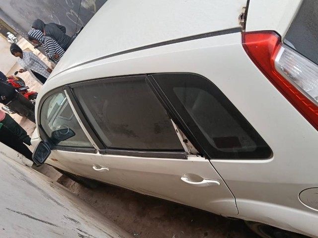 Second-hand 2012 Ford Figo Diesel ZXI for sale in Rewa-3