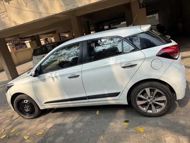 Second-hand 2017 Hyundai i20 Asta 1.2 for sale in Raipur-2