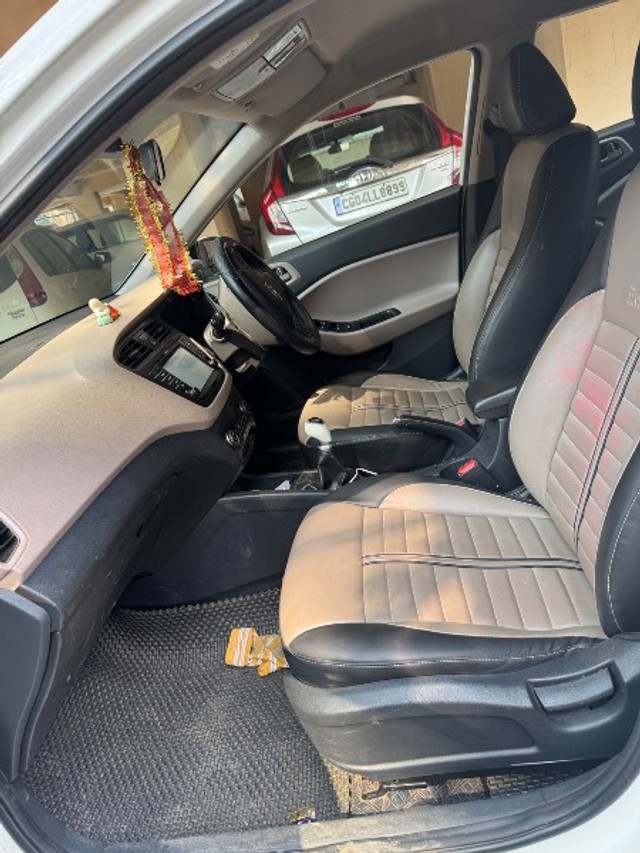 Second-hand 2017 Hyundai i20 Asta 1.2 for sale in Raipur-4