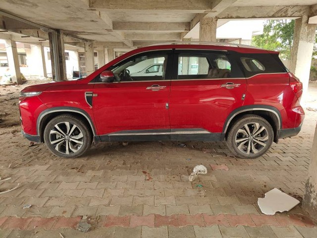 Second-hand 2024 MG Hector Plus Savvy Pro CVT 2023-2025 for sale in Patna-1