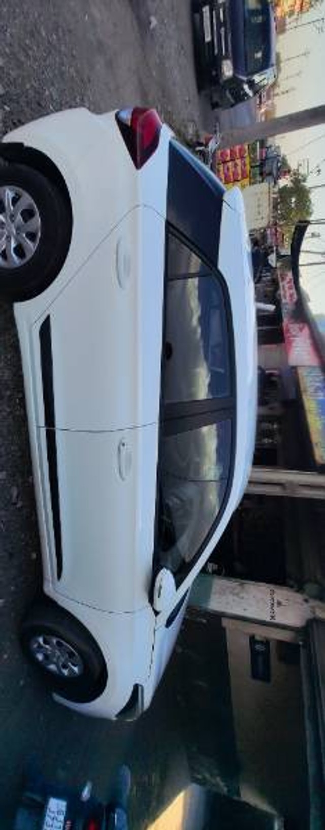 Second-hand 2016 Hyundai i20 Sportz 1.4 CRDi for sale in Junagadh-3