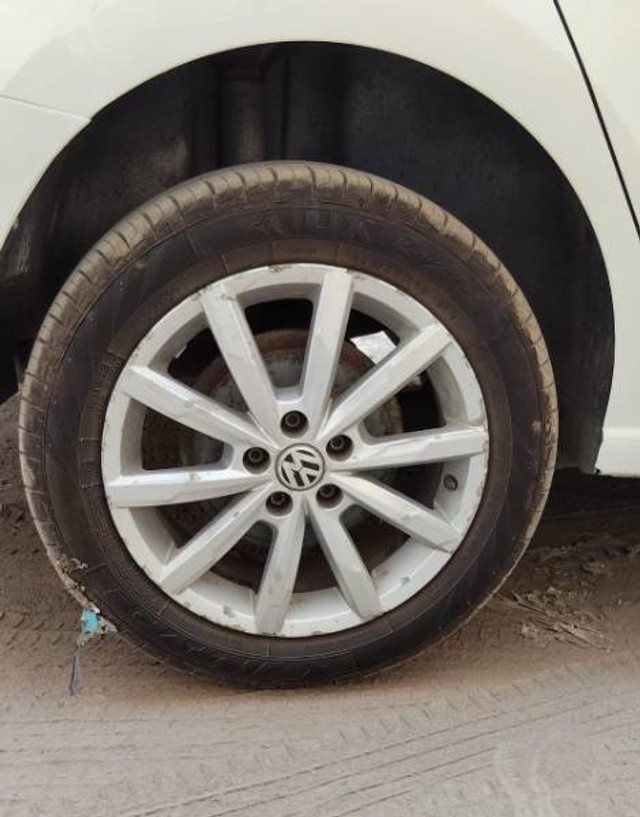 Second-hand 2018 Volkswagen Vento 1.5 TDI Highline Plus AT for sale in Gaya-3