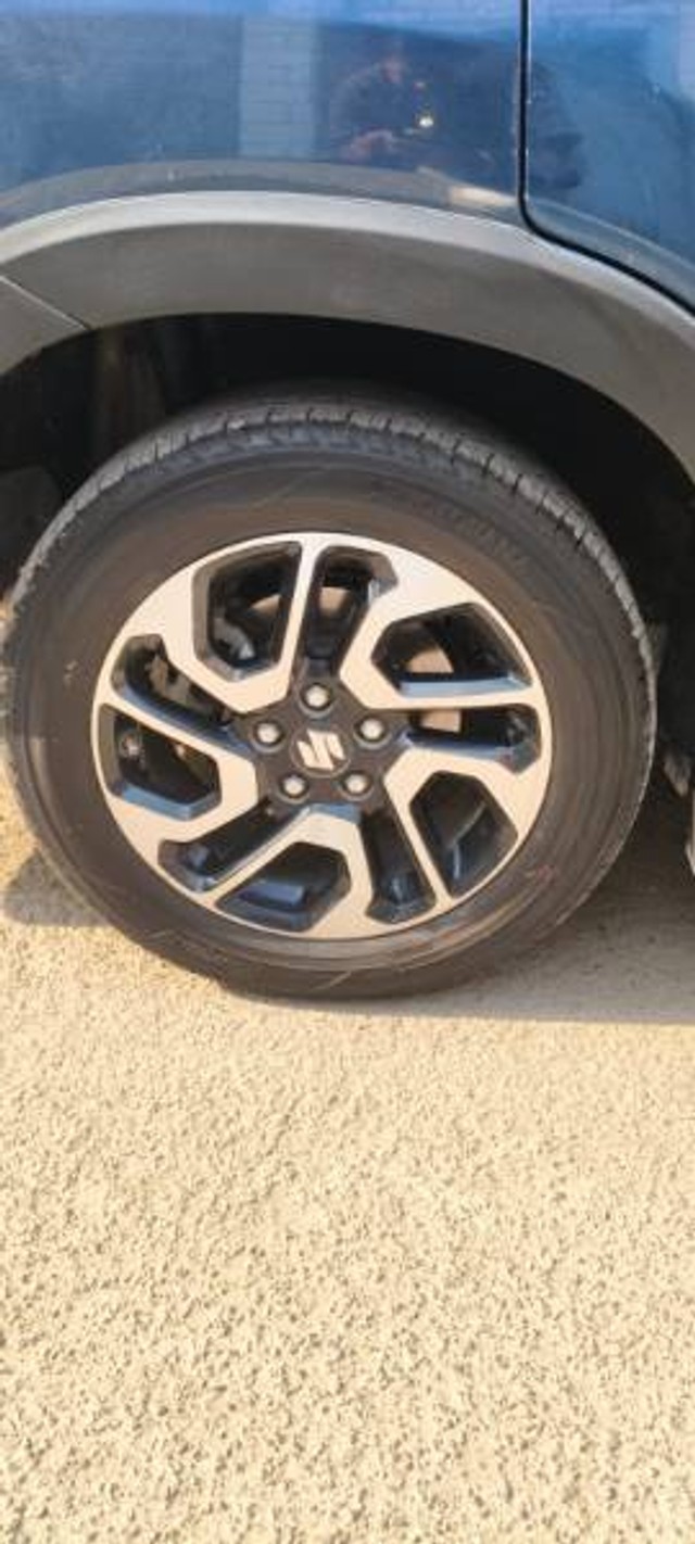 Second-hand 2023 Maruti Invicto Alpha Plus 7Str for sale in Meerut-7