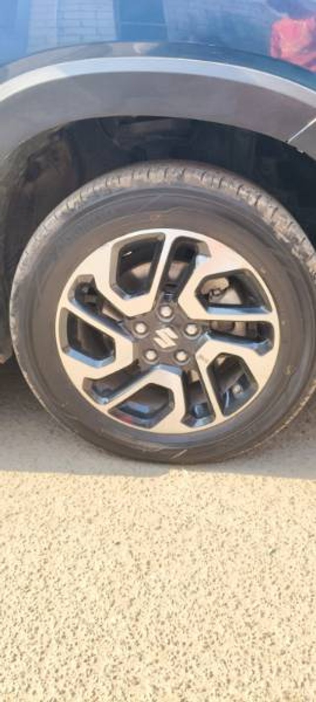 Second-hand 2023 Maruti Invicto Alpha Plus 7Str for sale in Meerut-4