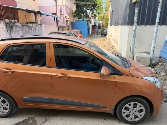 Second-hand 2016 Hyundai Grand i10 Sportz for sale in Tiruvallur-6