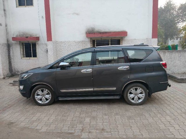 Second-hand 2017 Toyota Innova Crysta 2.8 GX AT BSIV for sale in Ambala-1