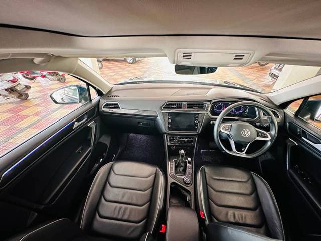 https://images10.gaadi.com/usedgaadi-sellcar/UsedCar/a68d54fe-bc9b-4994-8fc2-f9384b2f47fd/b8093ad4-e19b-42ca-9eec-d8a1612008a0.JPG?imwidth=6402