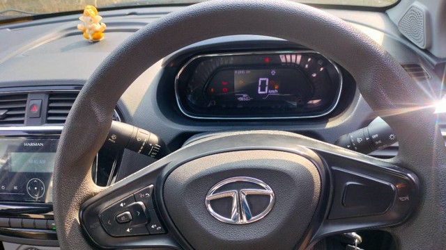 Second-hand 2022 Tata Tiago XT CNG BSVI for sale in Bijnor-5