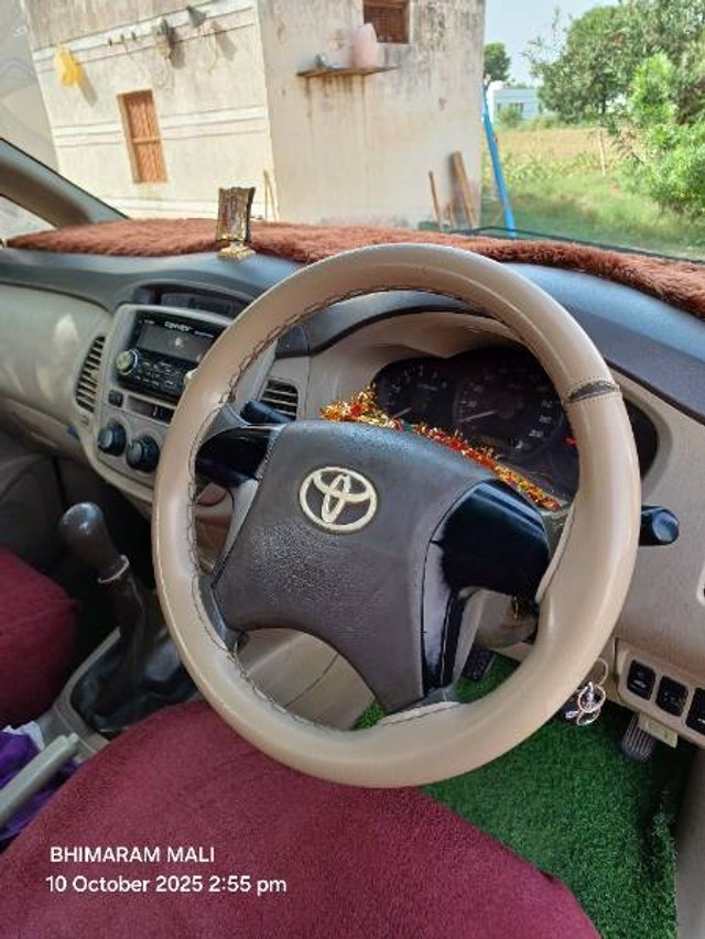 Second-hand 2007 Toyota Innova 2.5 G (Diesel) 8 Seater BS III for sale in Jalore-10