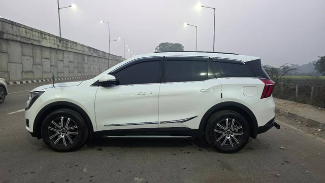Second-hand 2024 Mahindra XUV700 AX7L 7Str Diesel for sale in Lucknow-3