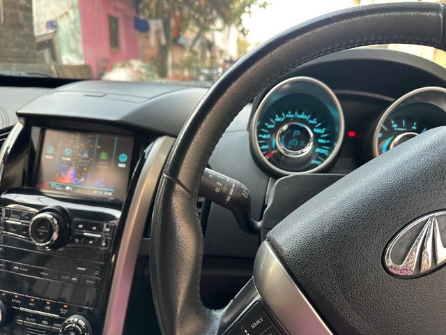 Second-hand 2019 Mahindra XUV500 W11 AT BSIV for sale in Vadodara-3