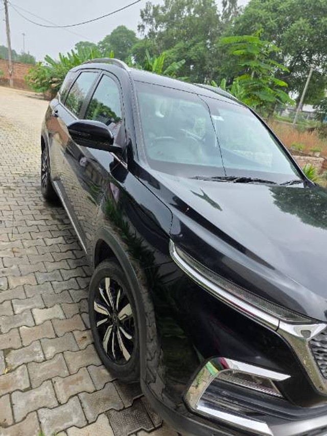 Second-hand 2020 MG Hector Plus Sharp DCT for sale in Panipat-1