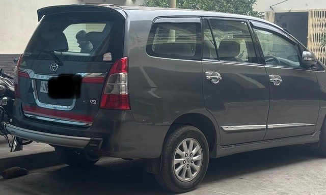 Second-hand 2014 Toyota Innova 2.5 G (Diesel) 7 Seater BS IV for sale in Etah-1