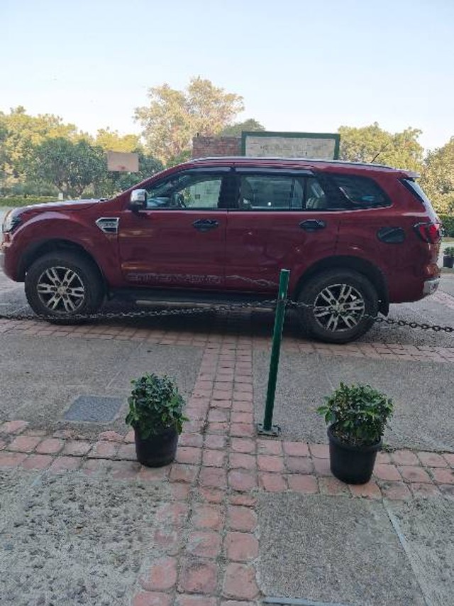 Second-hand 2017 Ford Endeavour 2.2 Titanium AT 4X2 for sale in Gurgaon-3