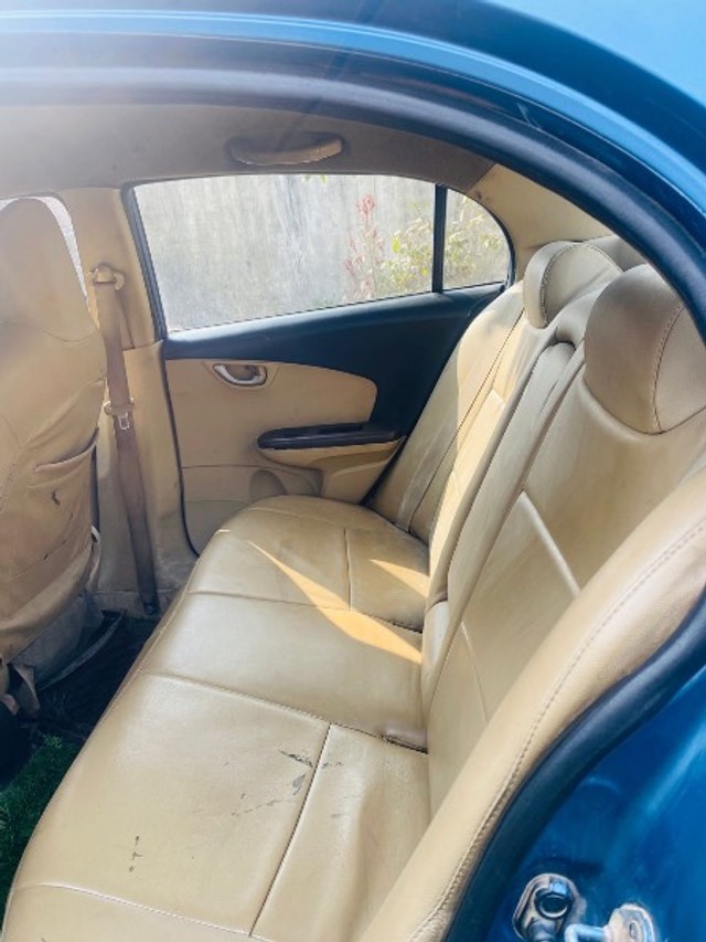 Second-hand 2013 Honda Amaze VX i-DTEC for sale in Bijnor-8