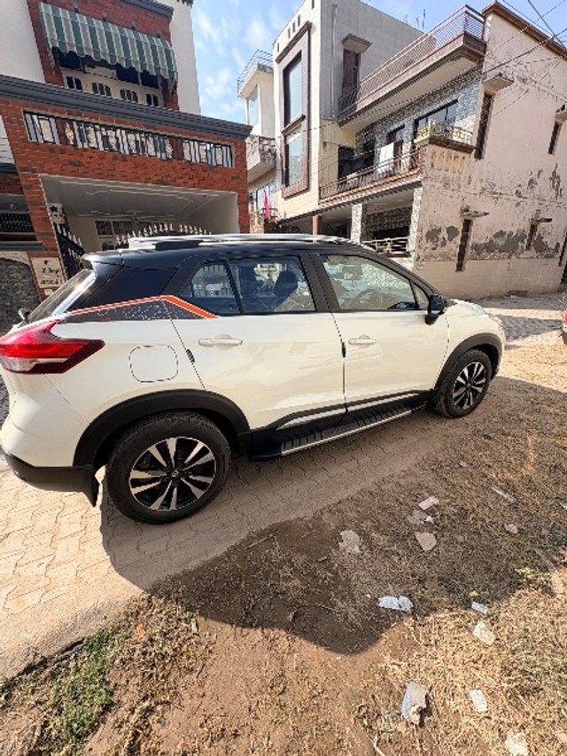 Second-hand 2022 Nissan Kicks 1.5 XV for sale in Panchkula-10
