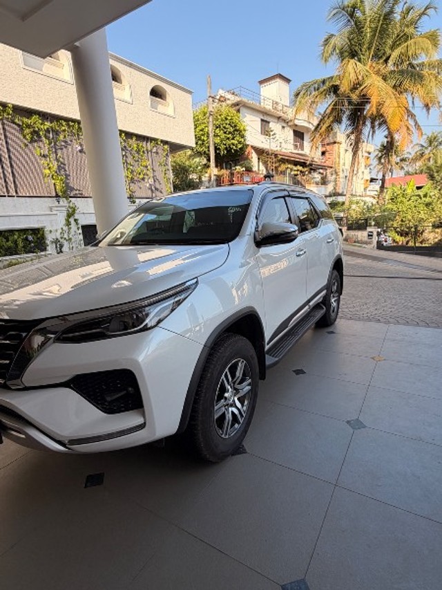 Second-hand 2025 Toyota Fortuner 4X2 Diesel AT for sale in Mangalore-4