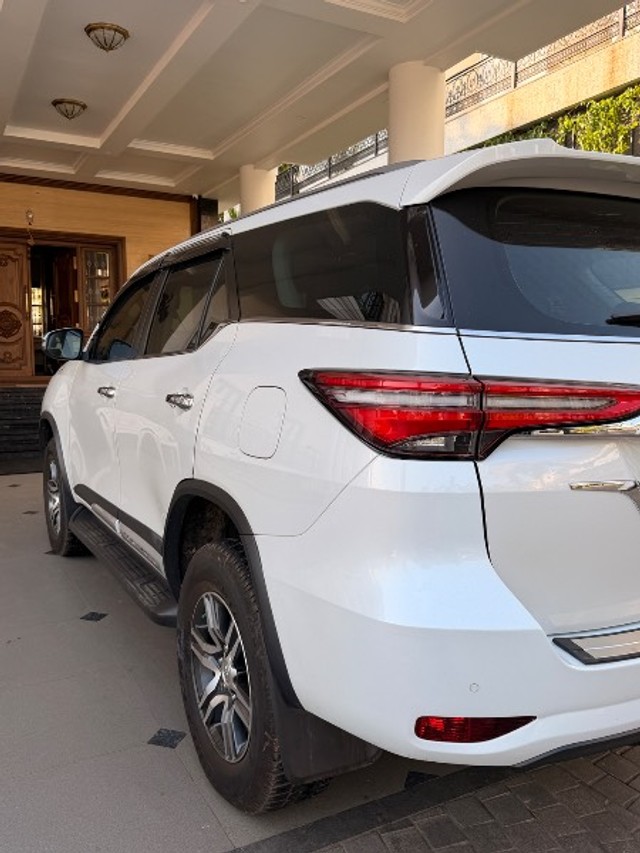 Second-hand 2025 Toyota Fortuner 4X2 Diesel AT for sale in Mangalore-3