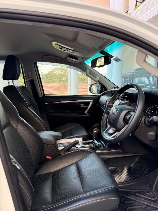 Second-hand 2025 Toyota Fortuner 4X2 Diesel AT for sale in Mangalore-12