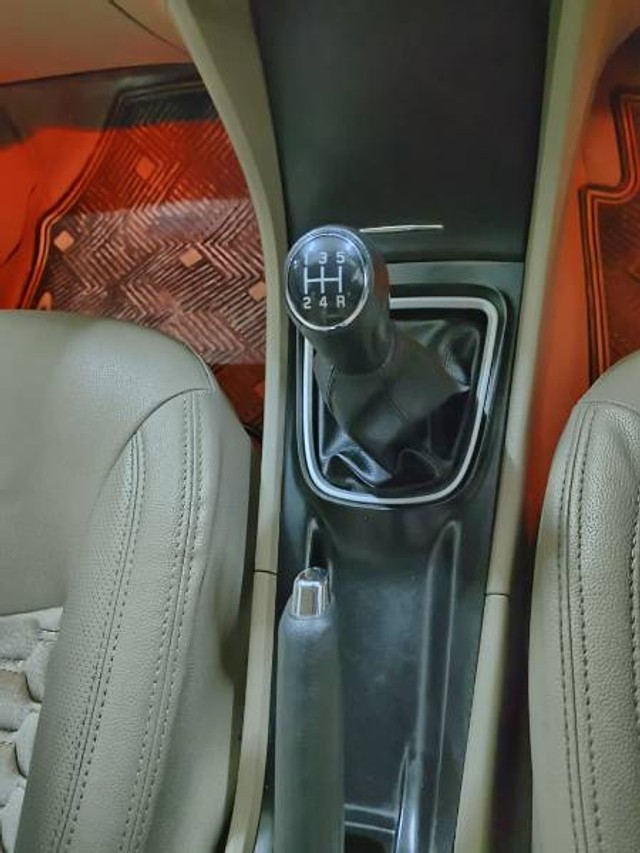 Second-hand 2015 Maruti Ciaz ZXi for sale in Kalyan-11