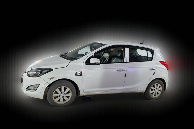 Second-hand 2013 Hyundai i20 Asta 1.4 CRDi for sale in Amreli-2