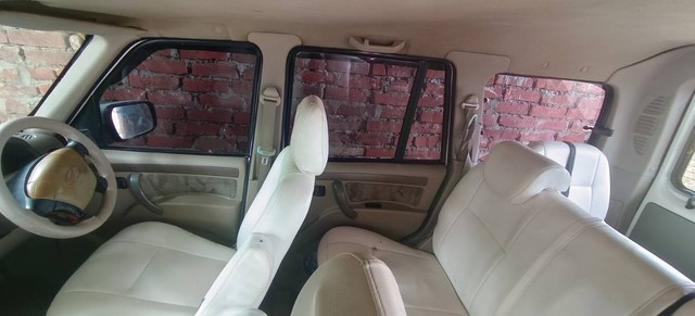 Second-hand 2014 Mahindra Scorpio VLX 2WD 7S BSIV for sale in Mau-10