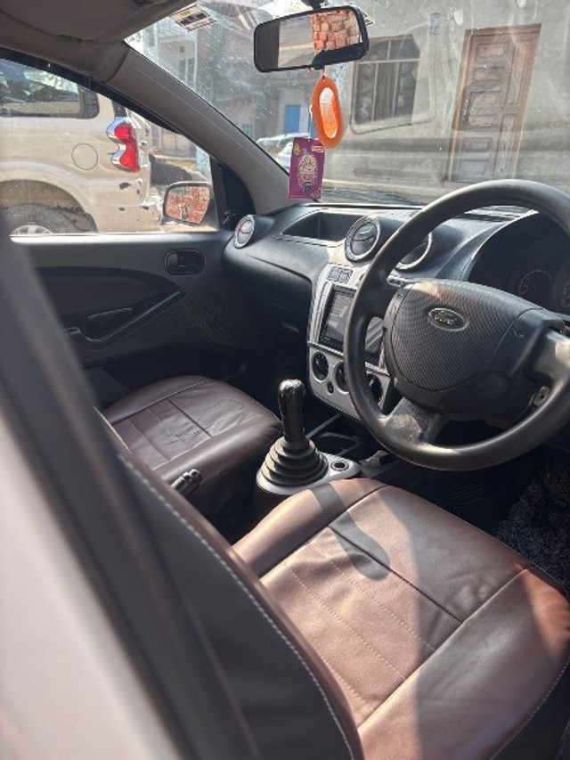 Second-hand 2011 Ford Figo Diesel LXI for sale in Faizabad-2