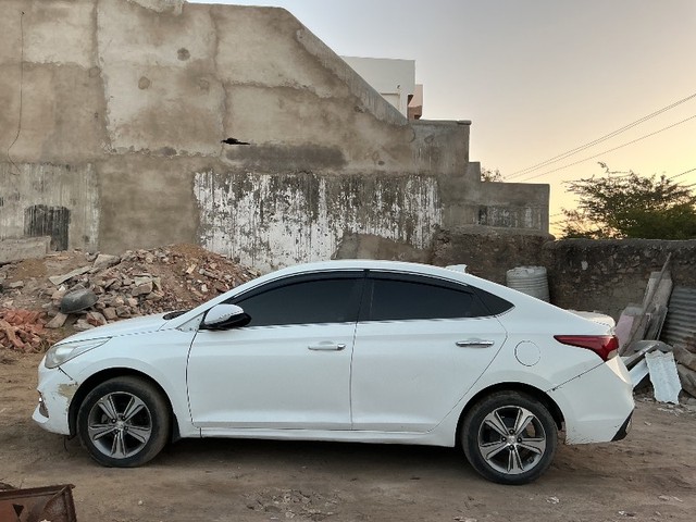 Second-hand 2018 Hyundai Verna VTVT 1.6 SX for sale in Udaipur-2