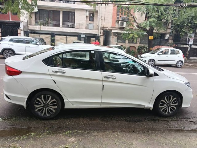Second-hand 2018 Honda City i-VTEC CVT VX for sale in New Delhi-1