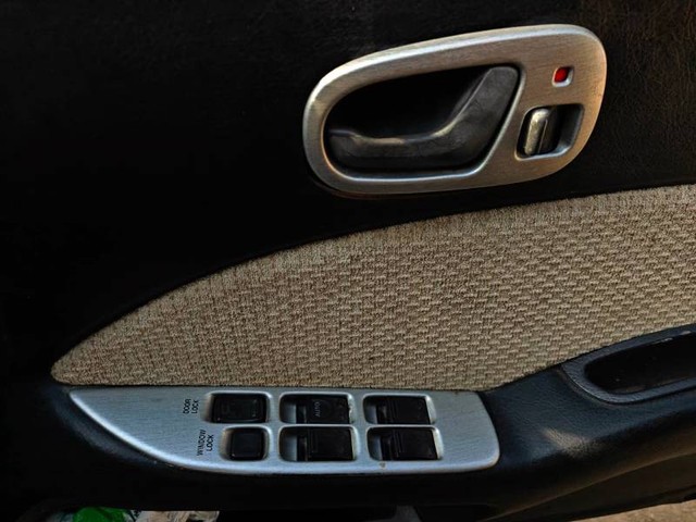 Second-hand 2005 Maruti Suzuki Esteem LX for sale in Kachchh-14