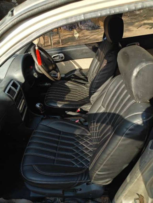 Second-hand 2005 Maruti Suzuki Esteem LX for sale in Kachchh-9