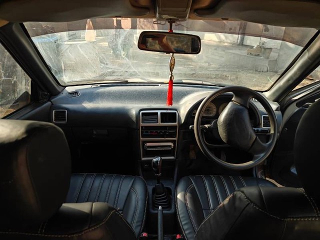 Second-hand 2005 Maruti Suzuki Esteem LX for sale in Kachchh-11