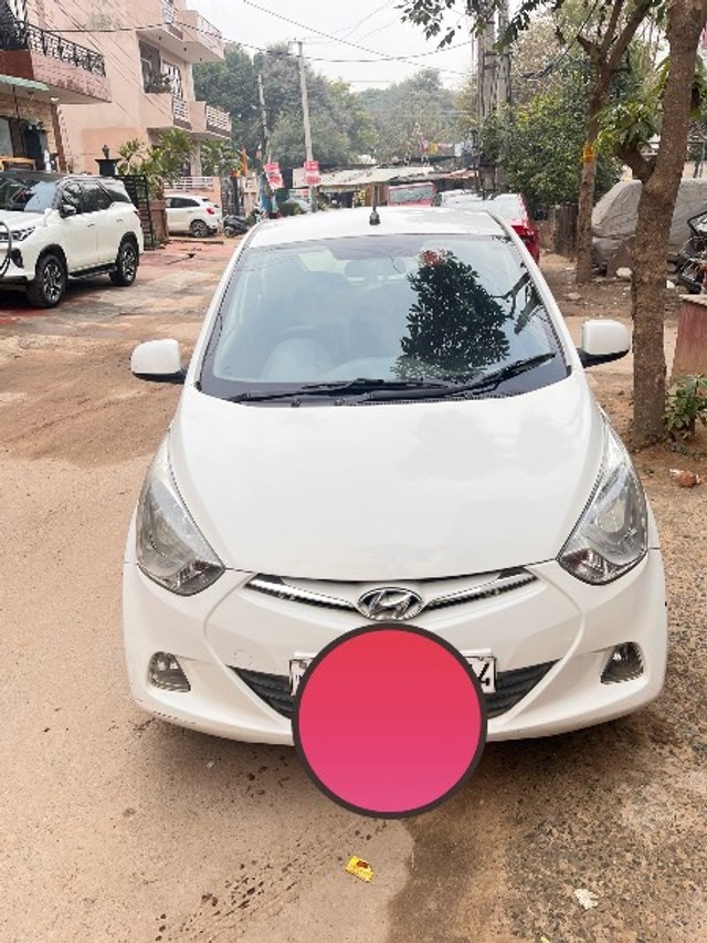 Second-hand 2012 Hyundai EON Sportz for sale in Gurgaon-2