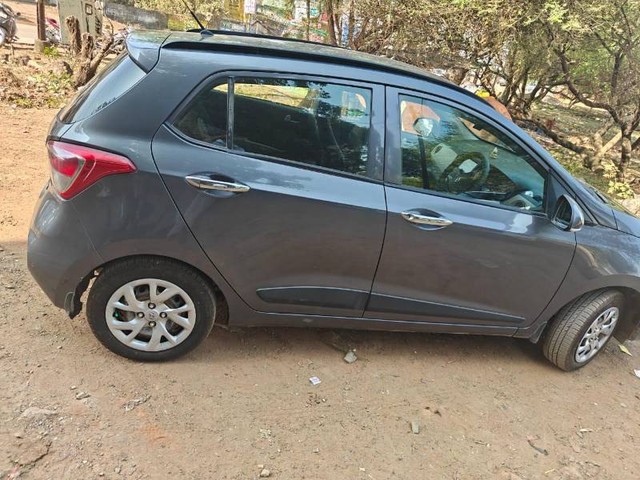 Hyundai Grand i10 Sportz Second-hand 2017 Hyundai Grand i10 Sportz for sale in Durg-4